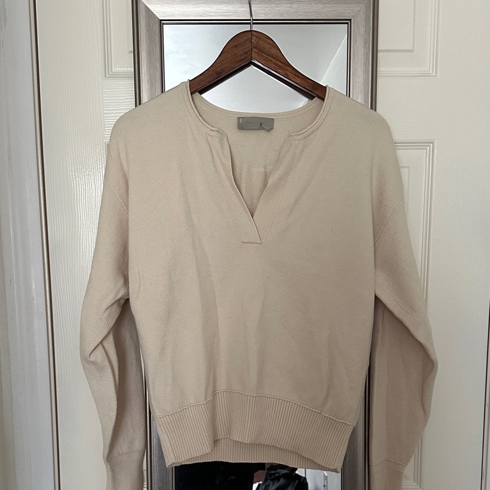 Everlane Cream V-Neck Pullover Sweater - Picture 2 of 4